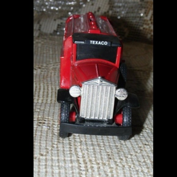 COPY - VINTAGE ERTL TEXACO TRUCK DIAMOND 1930 2 1/2 TON BANK DIE CAST 1990 #7 W… - Picture 3 of 6